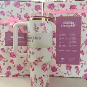 🌸 STANLEY x LoveShackFancy🌸 Limited Edition 40 oz Tumbler Ribbon Rosa NWT